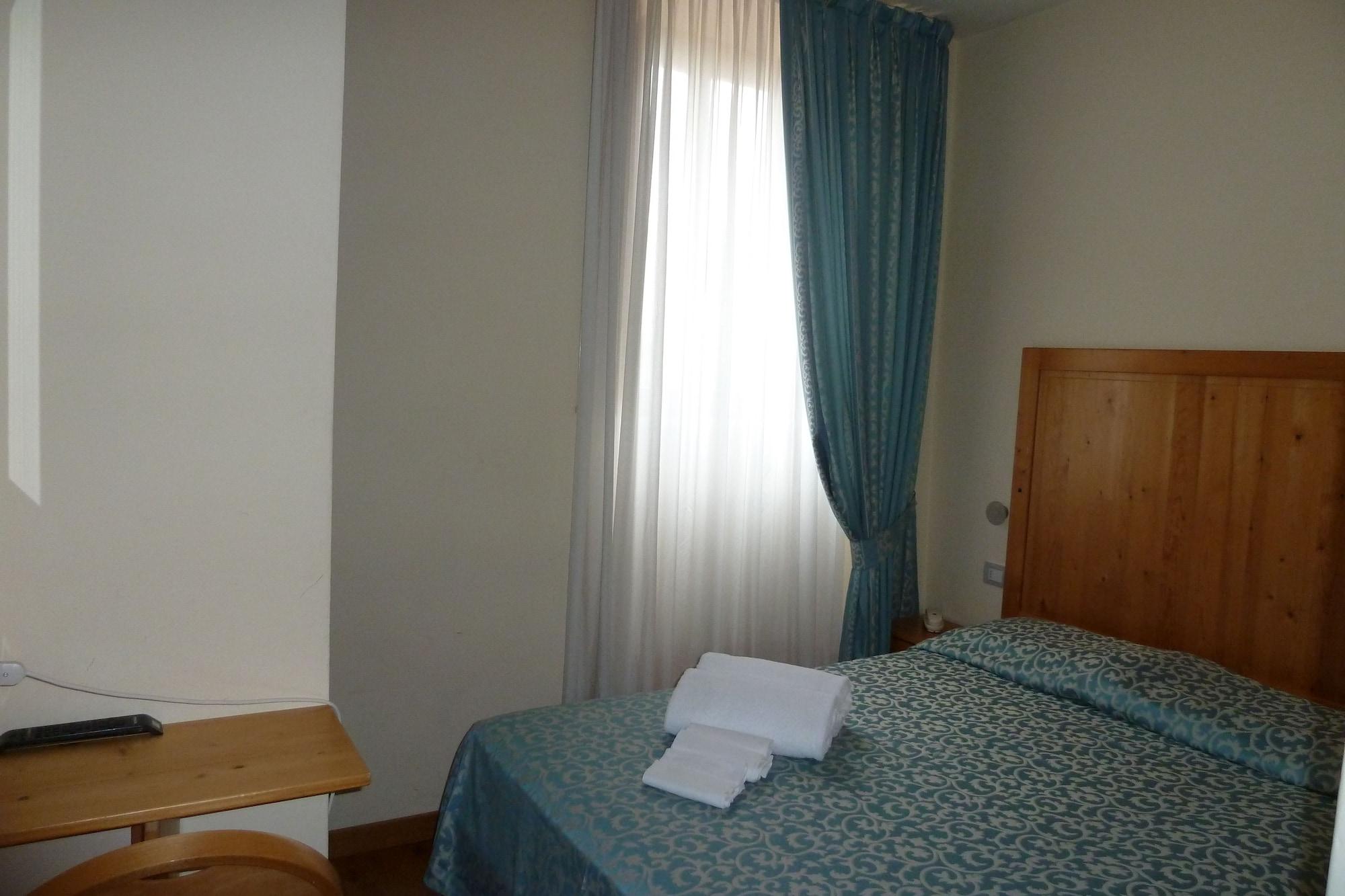 Hotel Tre Ceri グッビオ エクステリア 写真